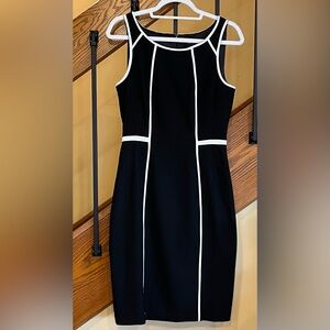 White House Black Market/Black & White Contrast Sheath Dress/sleevless/SZ. 4 NWT